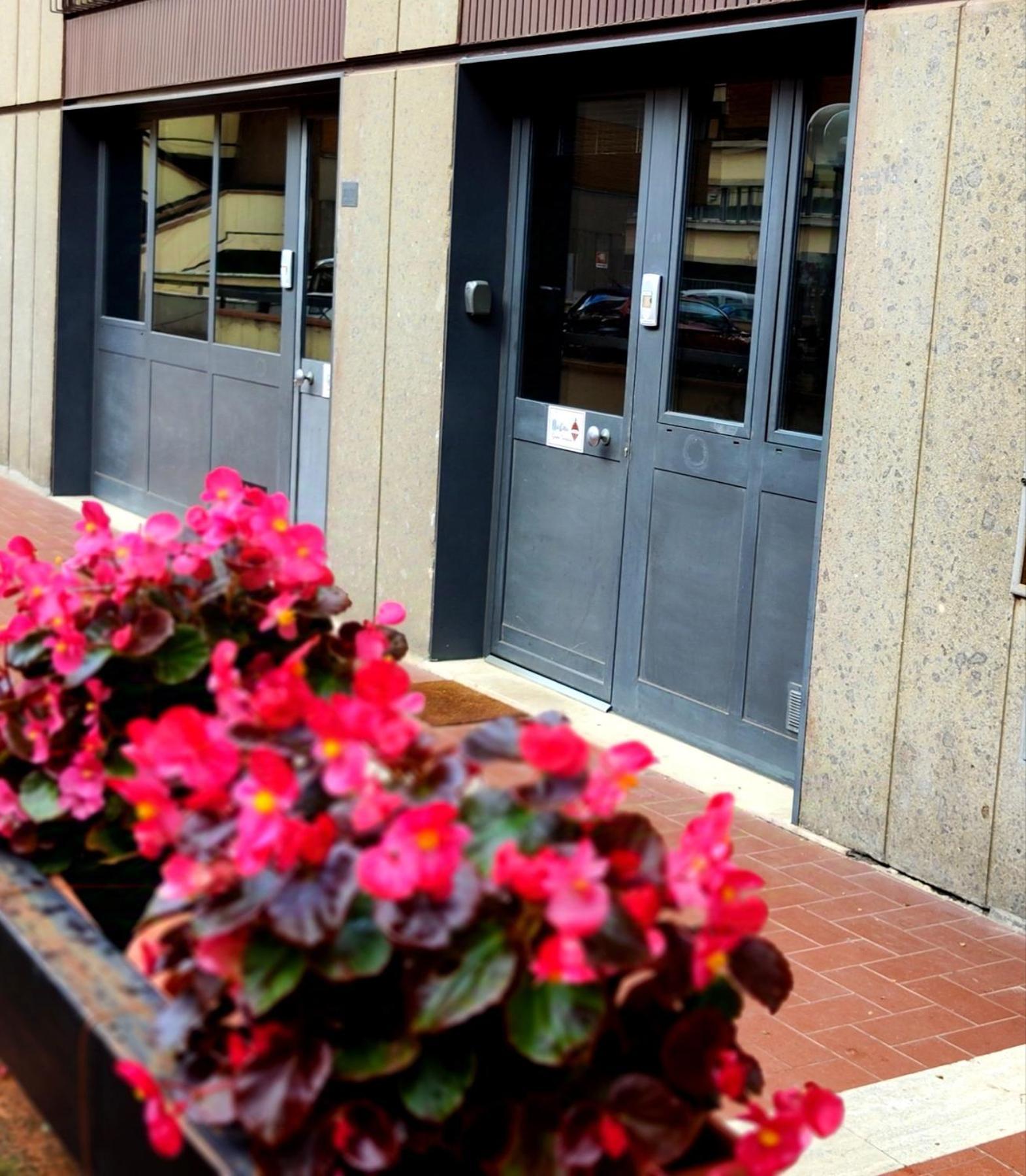 Gemme Fiorentine Apartments In Front Of The Train Station 5 Minutes From The Centre Free Parking Florence Exterior photo